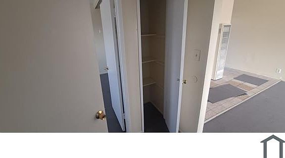 4th image of 1038 W 104th St APT 8
