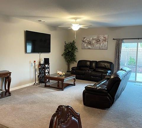 5th image of 2054 Greenbriar Dr