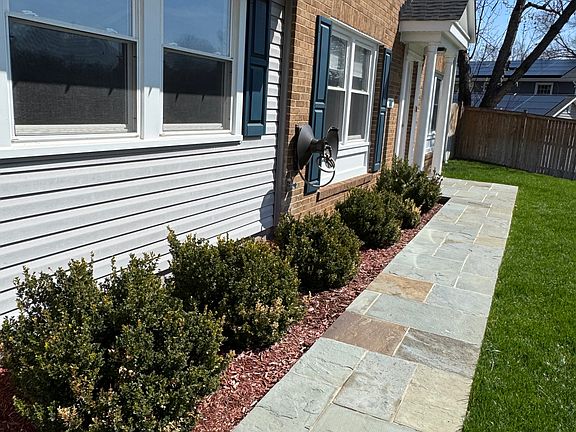 2nd image of 1311 E Jefferson Rd