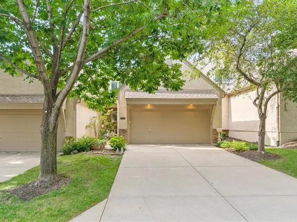 6402 W 143rd Ter, Overland Park, KS 66223