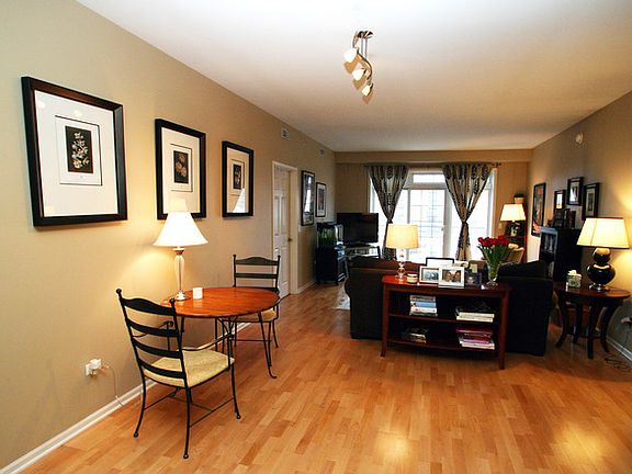 5th image of 435 W Wood St Unit 405A