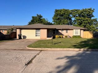 808 Eagle Dr, Moore, OK 73160
