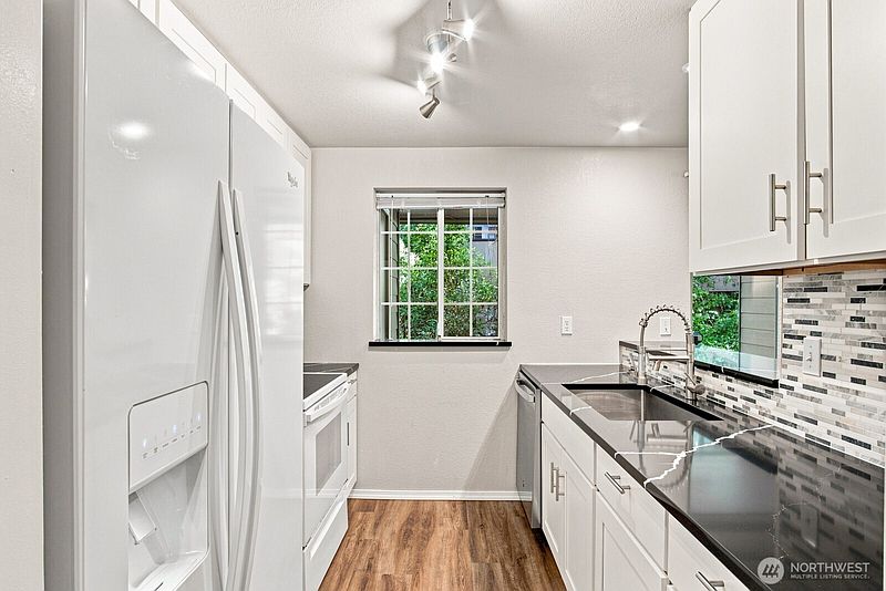 3rd image of 15433 Country Club Drive #E103