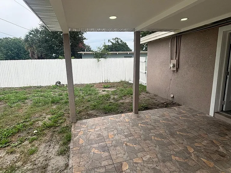 1804 Cadillac Cir — Photo 18