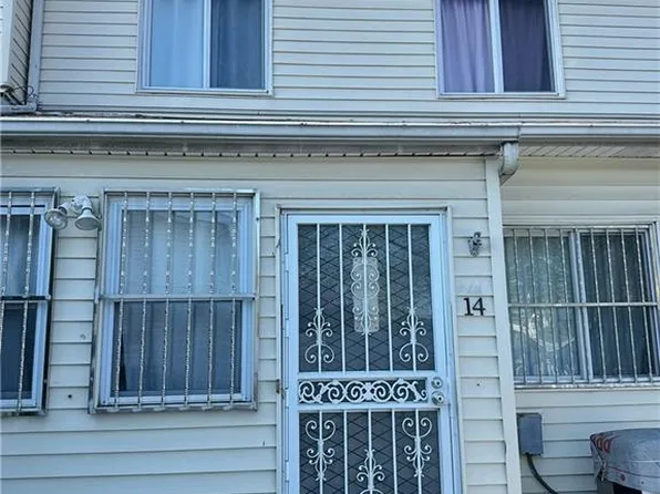 14 Greentree Ln, Staten Island, NY 10314
