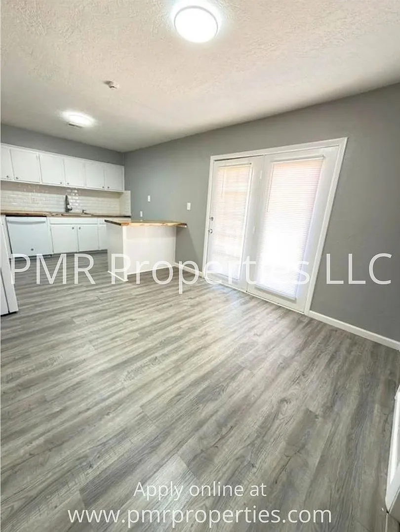 4 Bedrooms/2 Bathrooms House — Photo 4