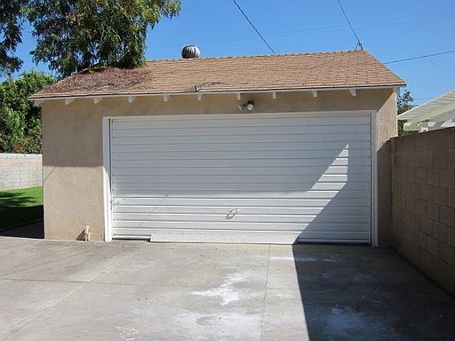 4th image of 6138 N Muscatel Ave