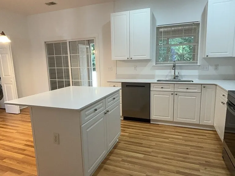 1544 Oxborough Cir — Photo 12