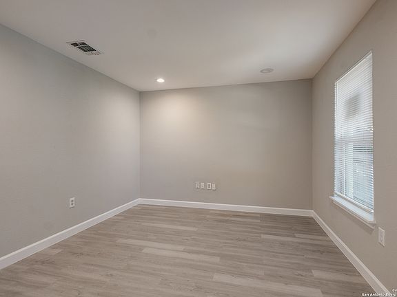 3rd image of 426 Groff Ave