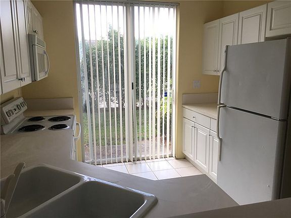 5th image of 746 NW 170th Ter