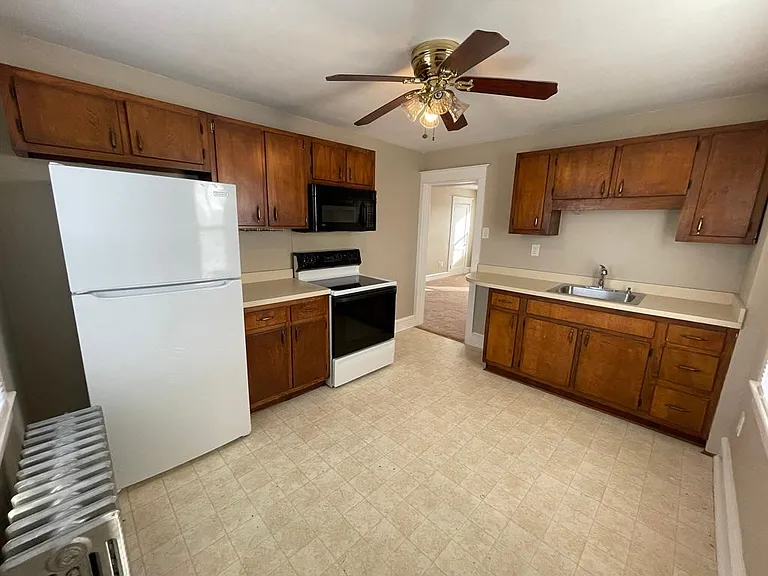 Large Eat In Kitchen
