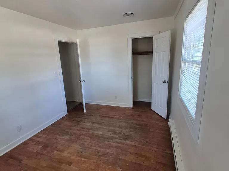 138 N Rechow Ave — Photo 11