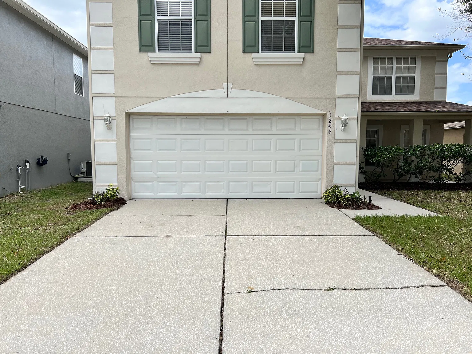 6 bed, 3519 sqft, $3,600 — Photo 1