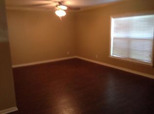 318 Avenue F, Port Neches, TX 77651