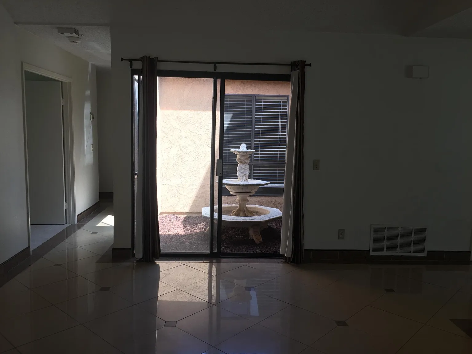 3125 Manistee Dr — Photo 2
