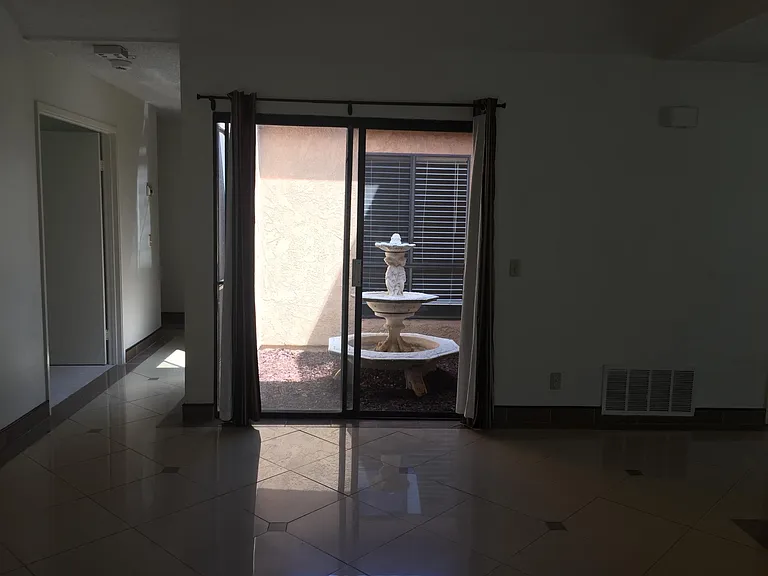 3125 Manistee Dr — Photo 2