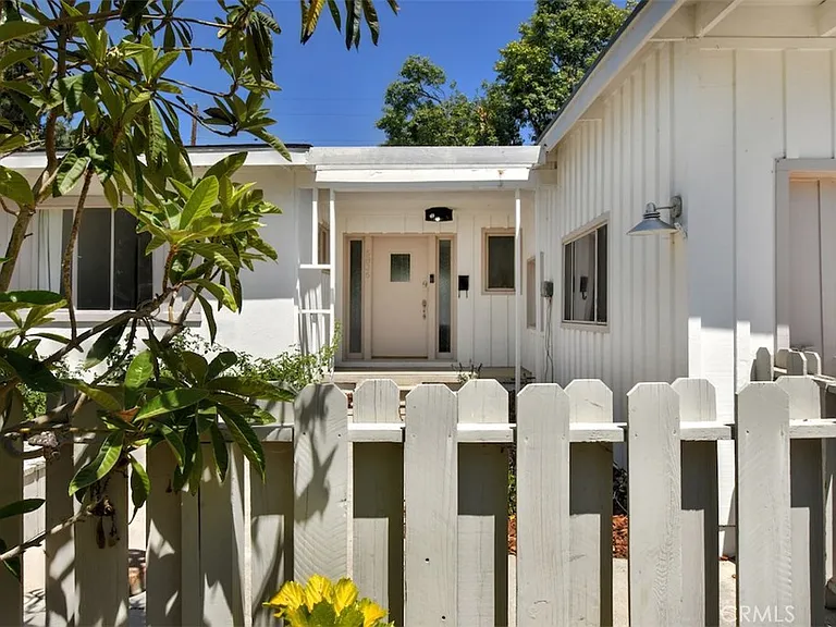 5836 Wish Ave — Photo 5