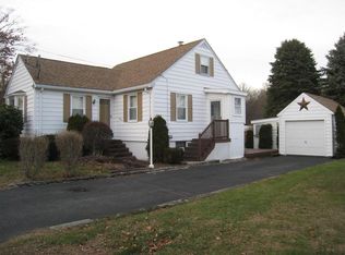 584 North St, Somerset, MA 02726