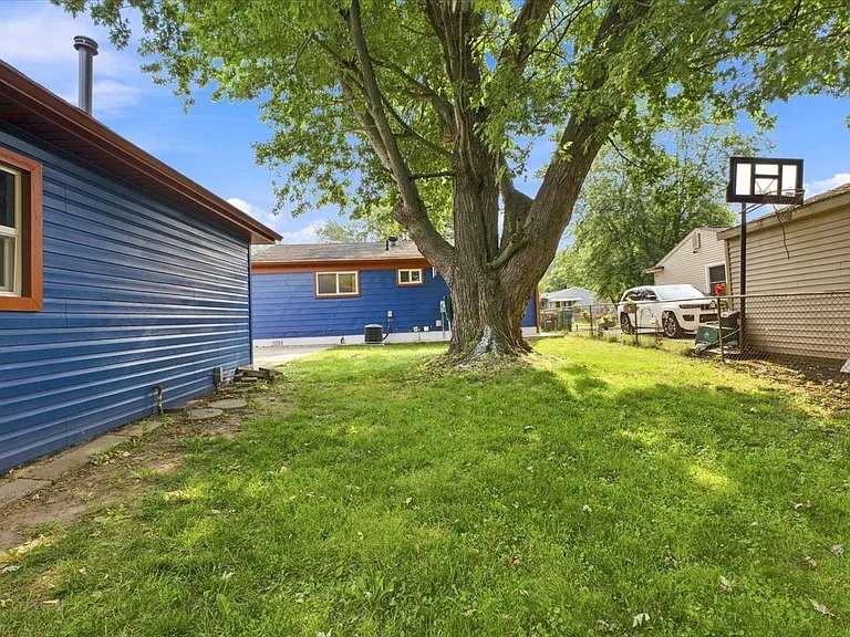 15432 Orchard St — Photo 7