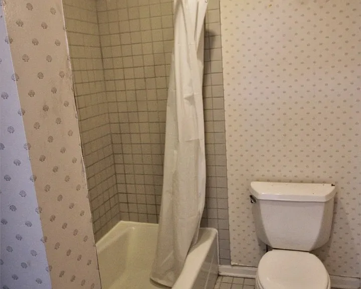 1513 Bolton St. — Photo 15