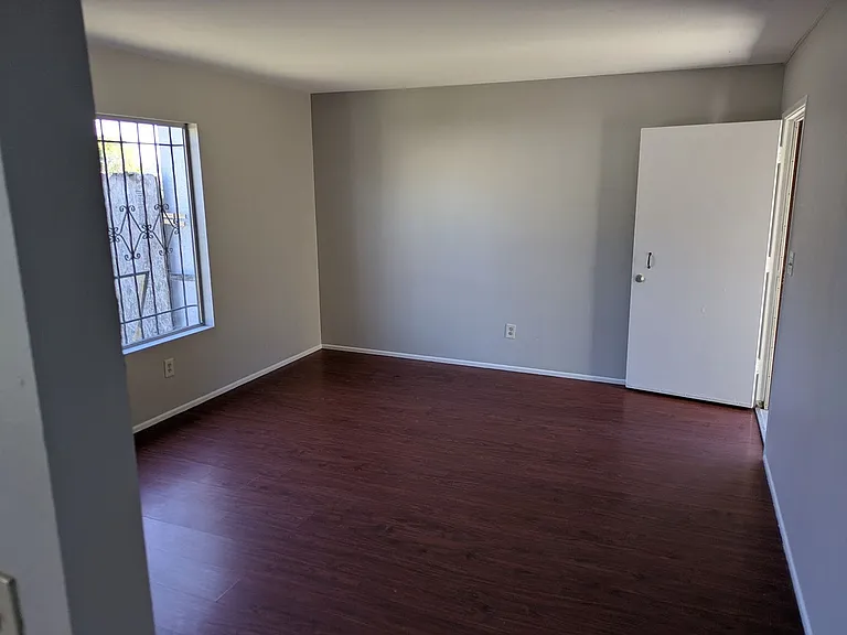 8430 Noeline Ave — Photo 2
