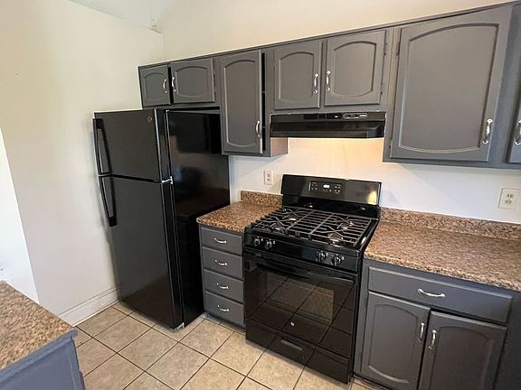 4th image of 938 Country Oaks Ct