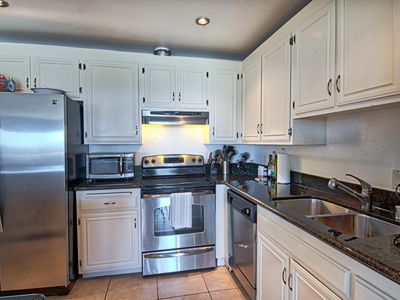 200 McNeil Ln PENTHOUSE 8, Newport Beach, CA, 92663