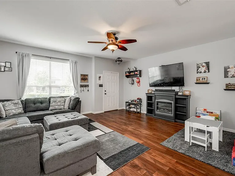 12221 Buzz Schneider Ln — Photo 5