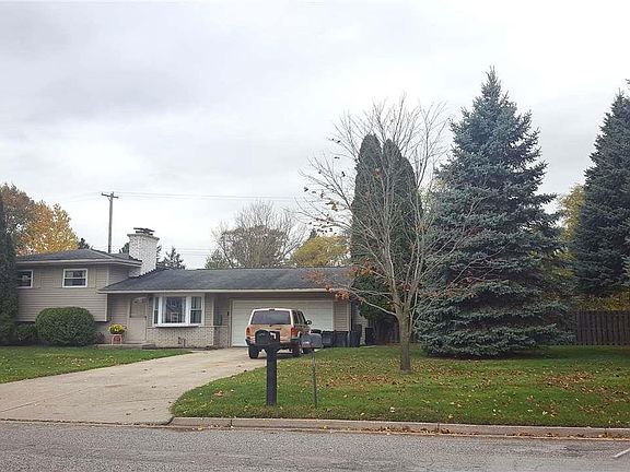 3rd image of 1701 Kingston Dr