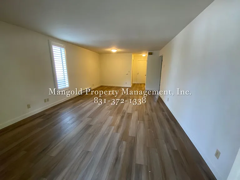 Huckleberry Hill Apartments — Photo 3