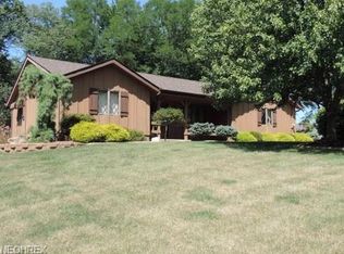 550 Sawmill Run Dr, Canfield, OH 44406