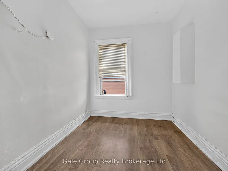 129 John St — Photo 6