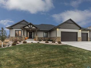 7417 E Donnelly Dr, Sioux Falls, SD 57110