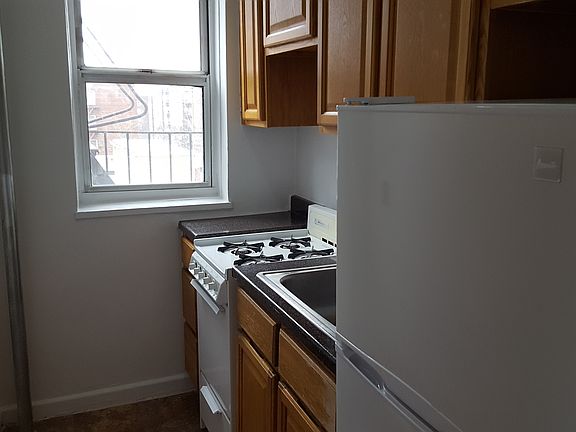 2nd image of 10905 72nd Ave APT 6L