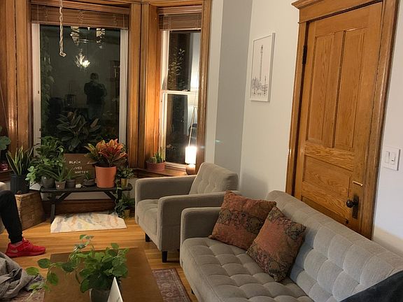 3rd image of 2423 N Washtenaw Ave #1