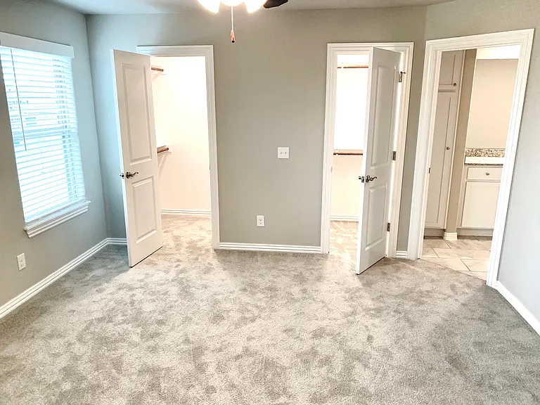 B1 (1-car) Master Bed