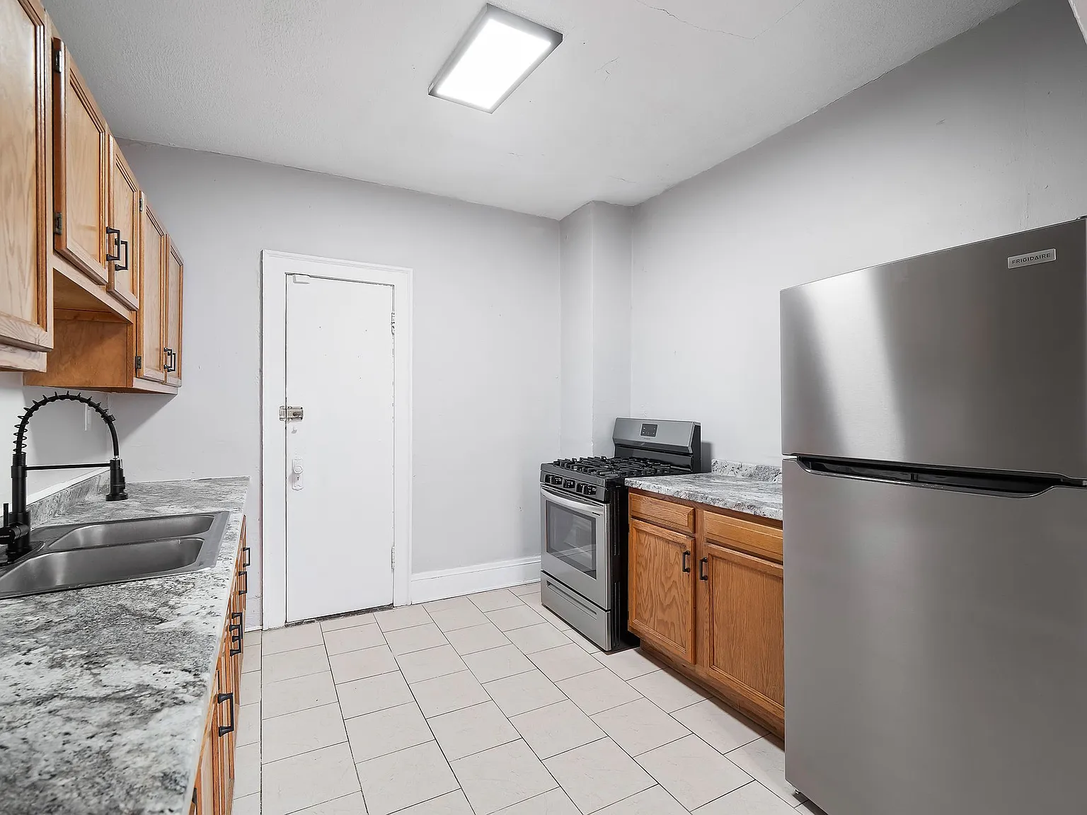 Middlehurst Apartments — Photo 3