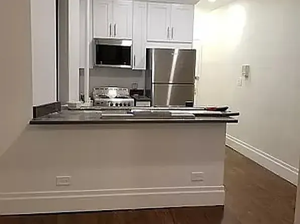 345 West 16th Street image 1 of 6