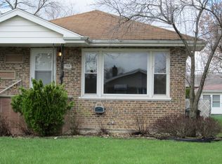 726 Willow Dr, Chicago Heights, IL 60411