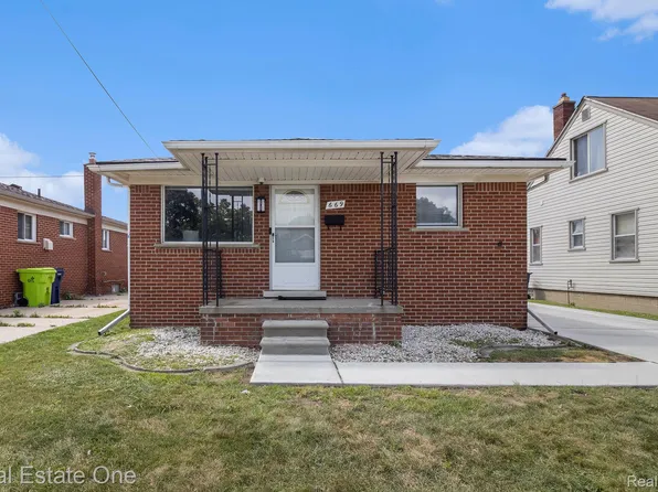 669 Highland Ave, Lincoln Park, MI 48146