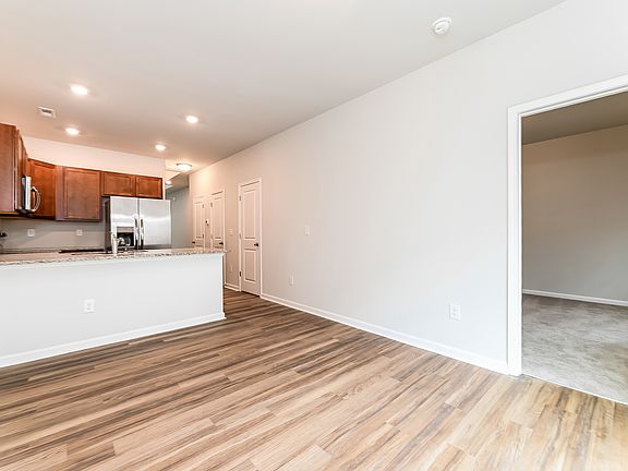 4th image of 2888 Summer Townes Way