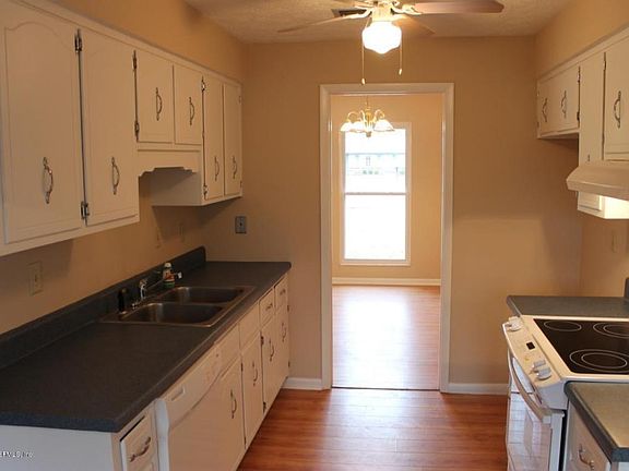 4th image of 1692 Papaya Ct