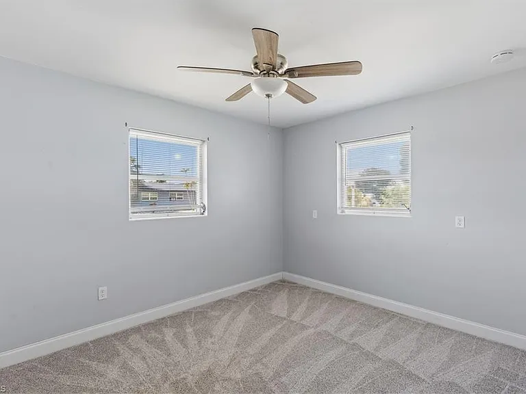 4220 Deleon St — Photo 13