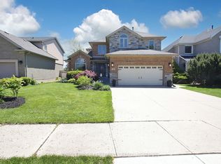 3 Riviera Rdg, Hamilton, ON L8E5E5