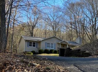 373 E Hillcrest Dr, Mountain City, TN 37683