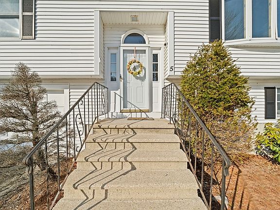 2nd image of 5 Jessica Ln