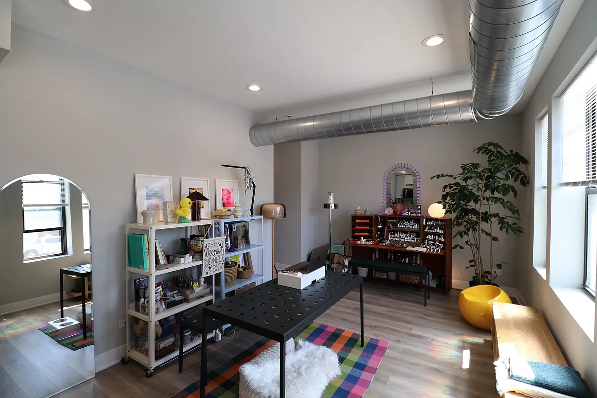 Building Photo - 3144 W Fullerton Ave #1