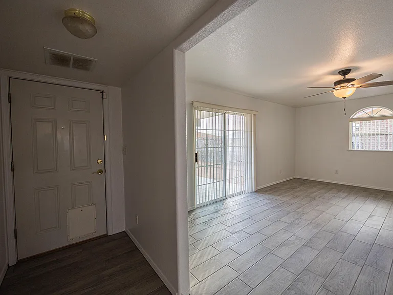 5728 Mackerel Ln — Photo 13
