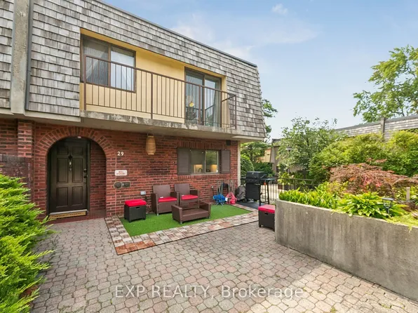 1250 Mississauga Valley Blvd #29, Mississauga, ON L5A 3R6