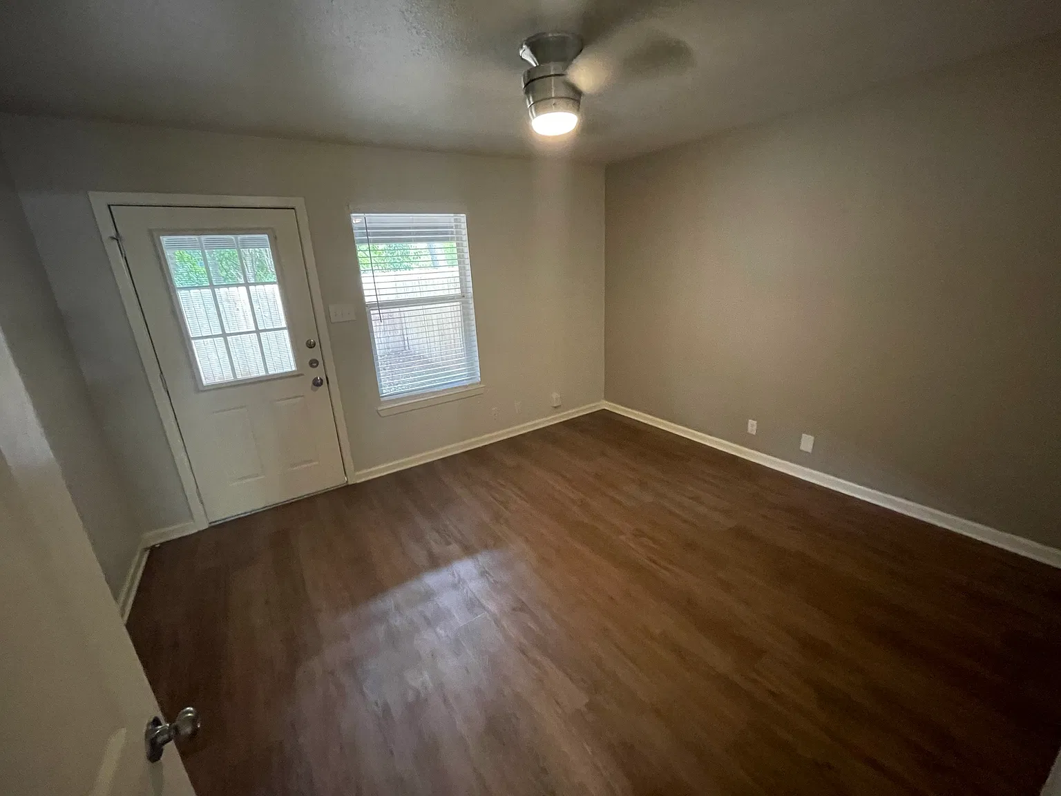 2 bed, 650 sqft, $1,195 — Photo 2